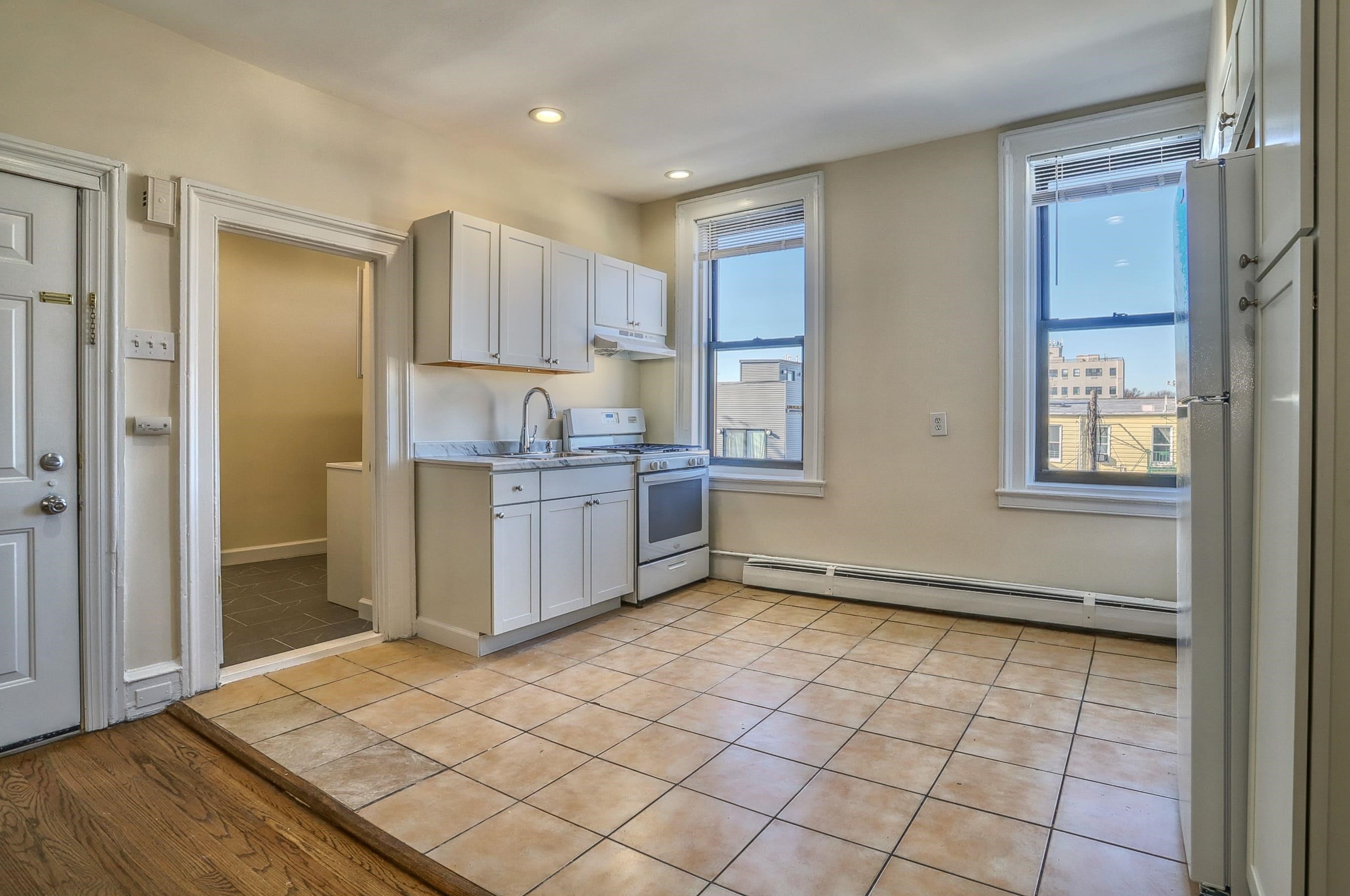 377 PALISADE AVE Unit: 3