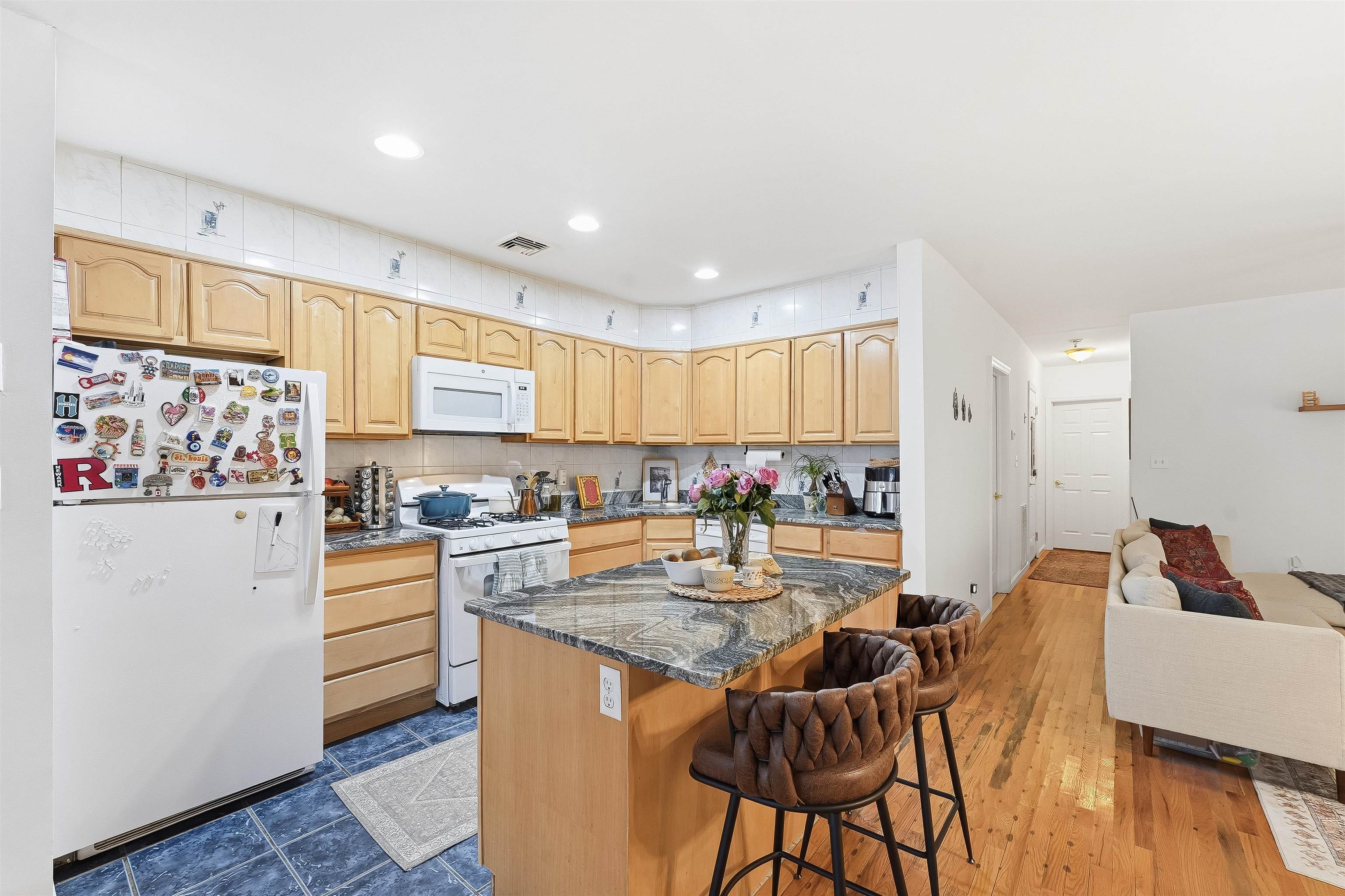 62 MONROE ST Unit: 1