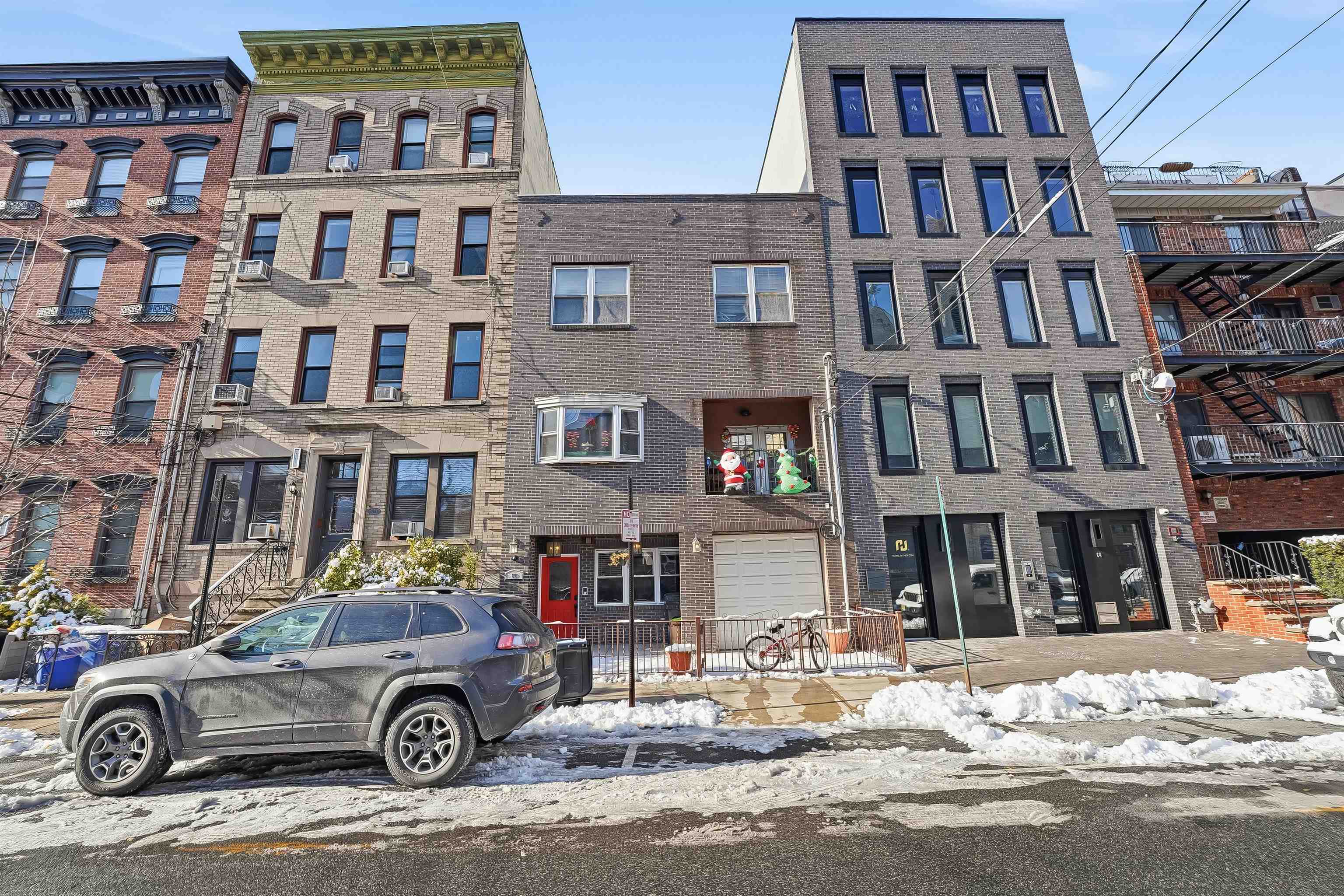 62 MONROE ST Unit: 1