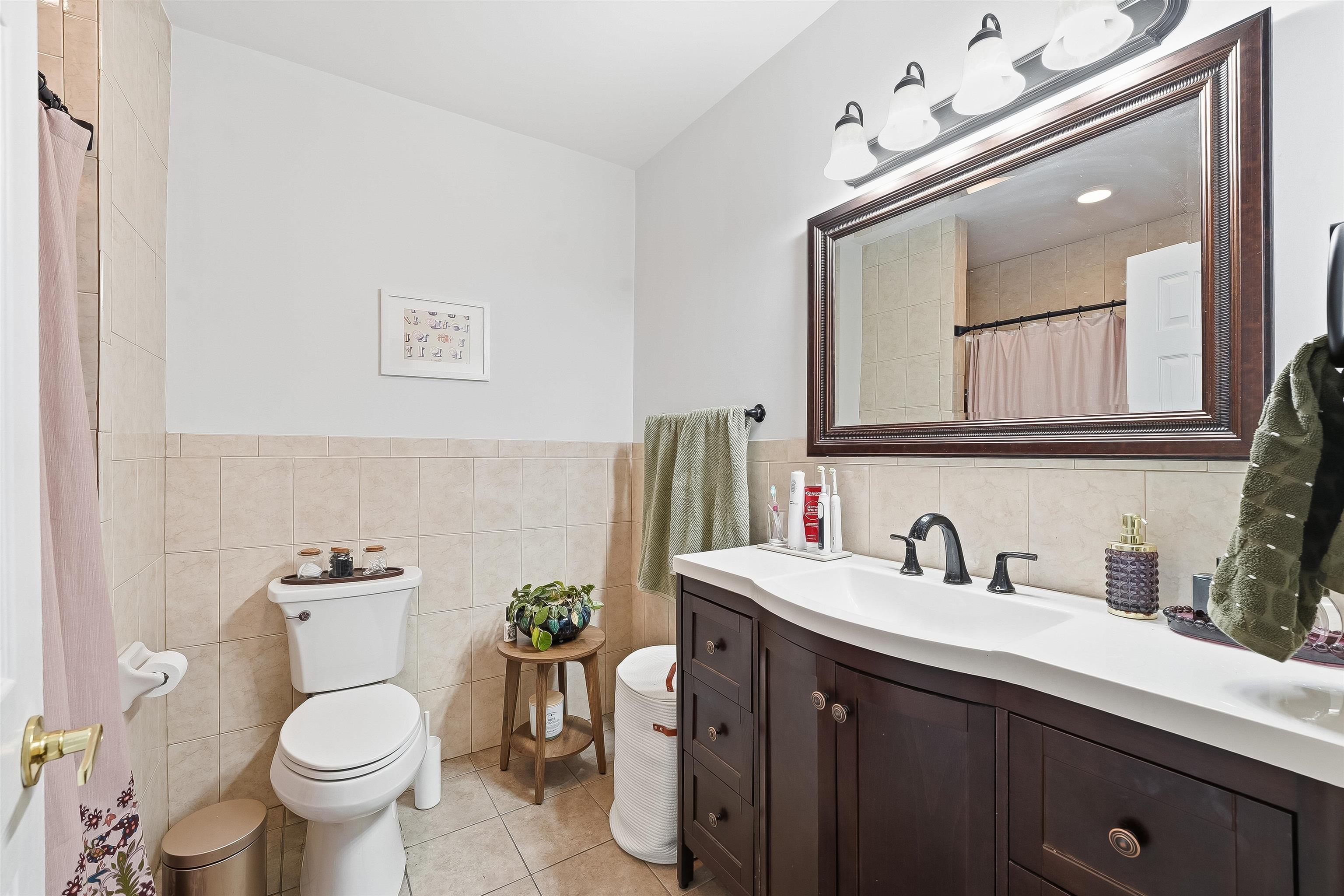 62 MONROE ST Unit: 1