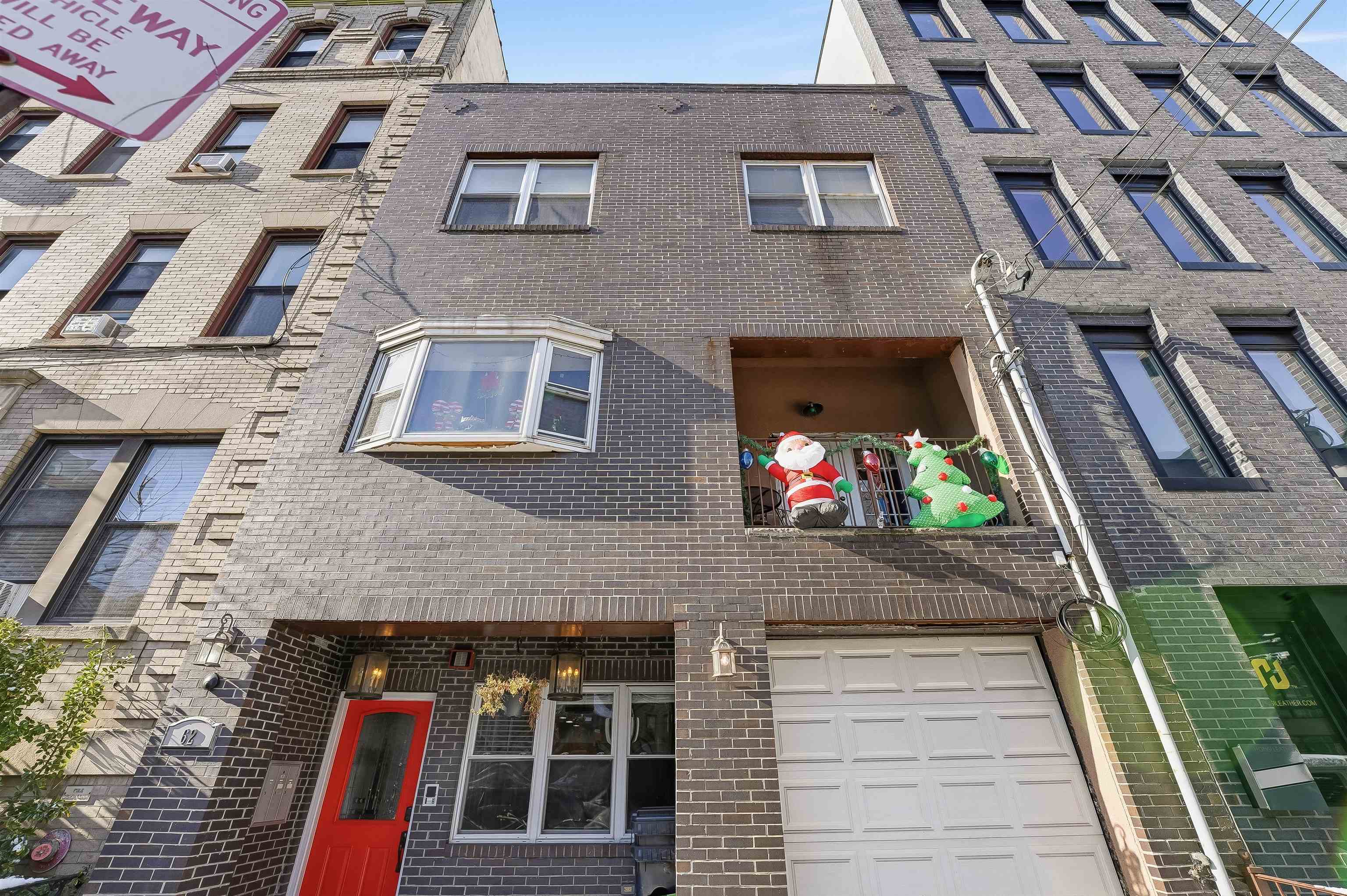 62 MONROE ST Unit: 1