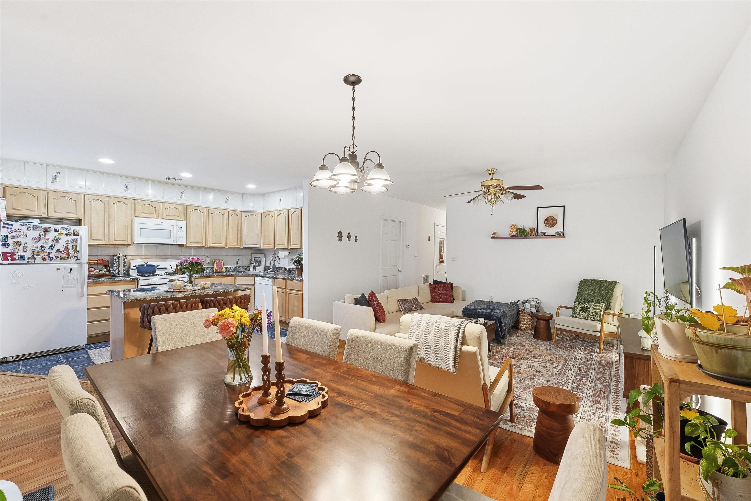 62 MONROE ST Unit: 1