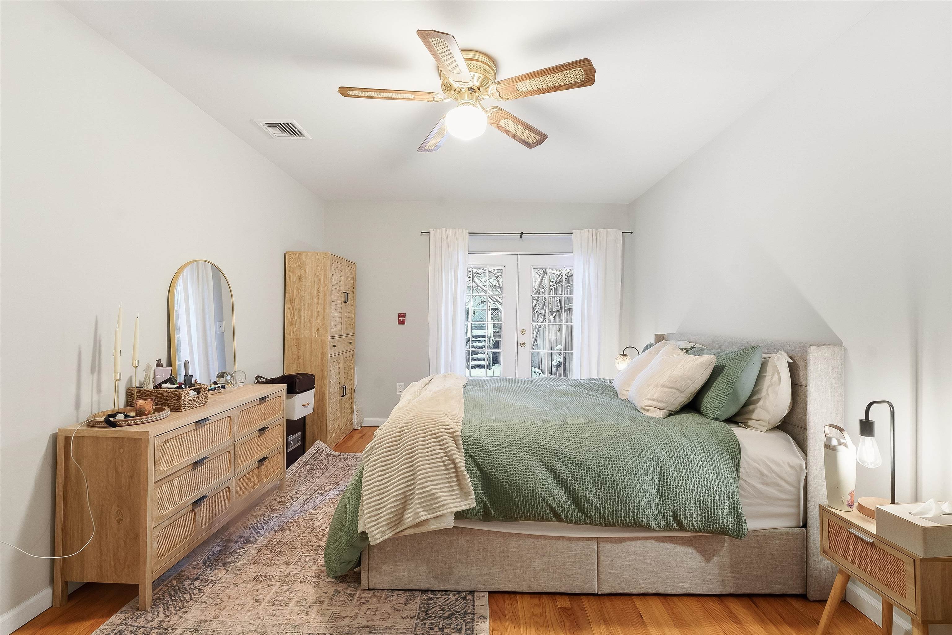 62 MONROE ST Unit: 1