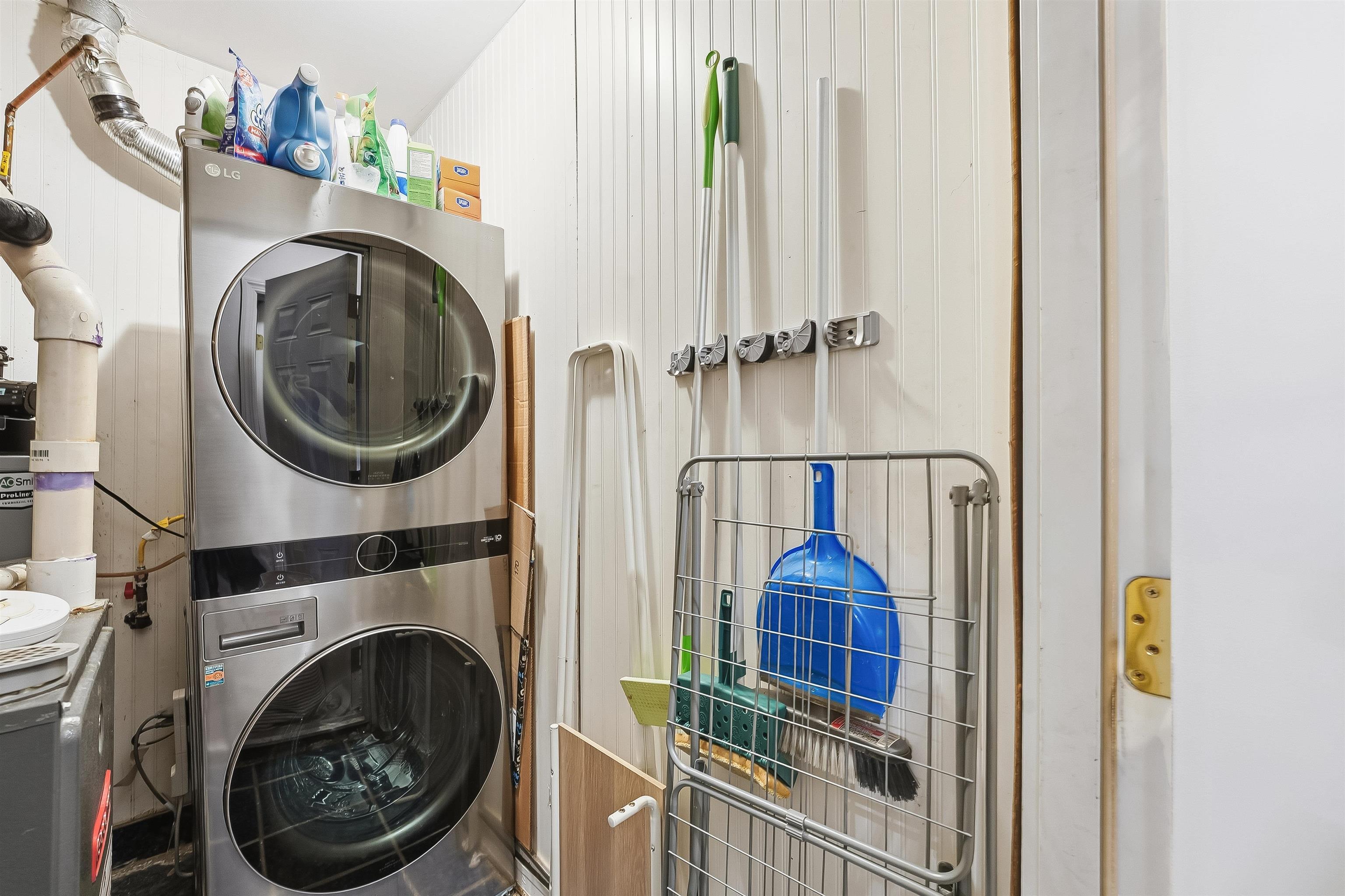 62 MONROE ST Unit: 1