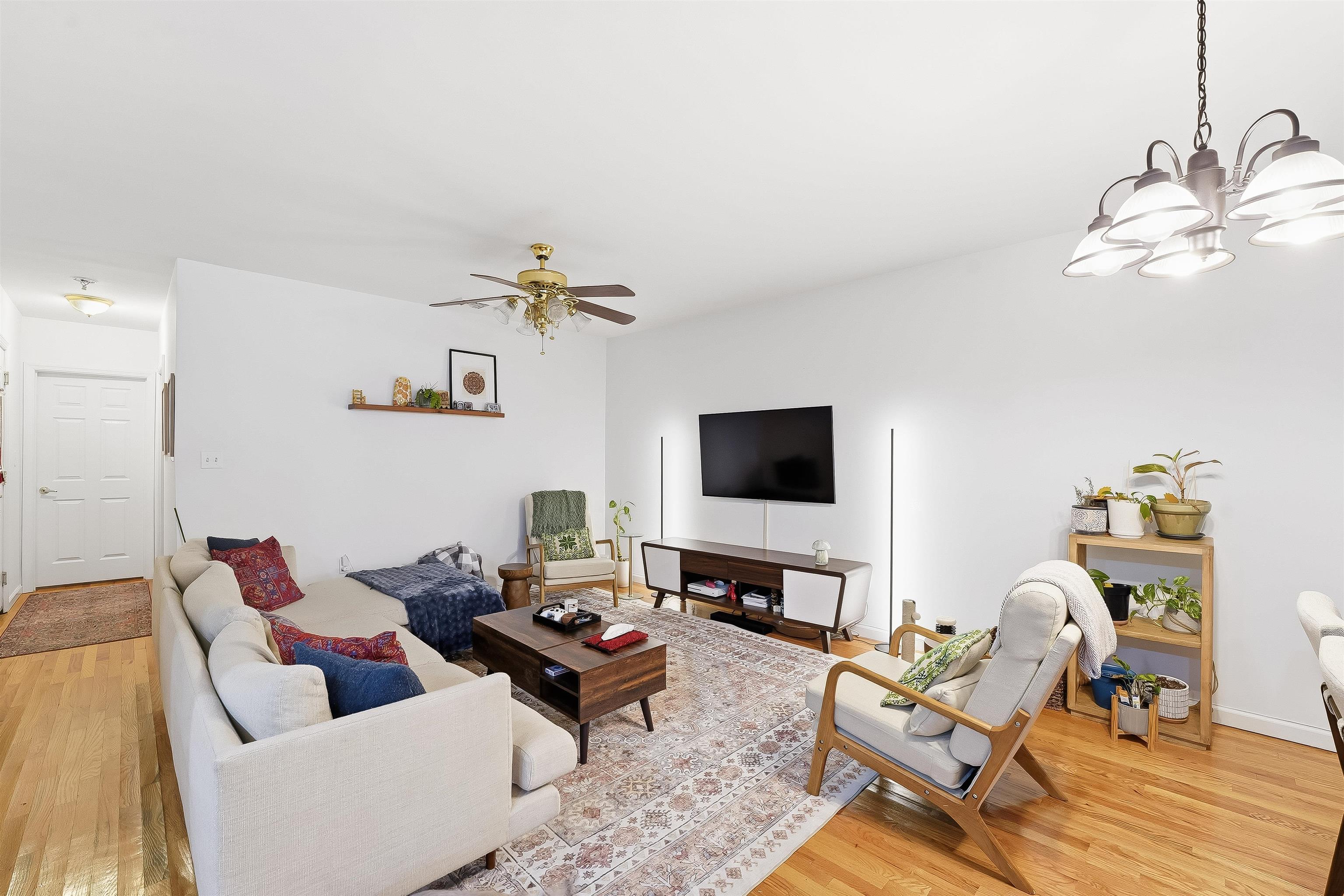 62 MONROE ST Unit: 1