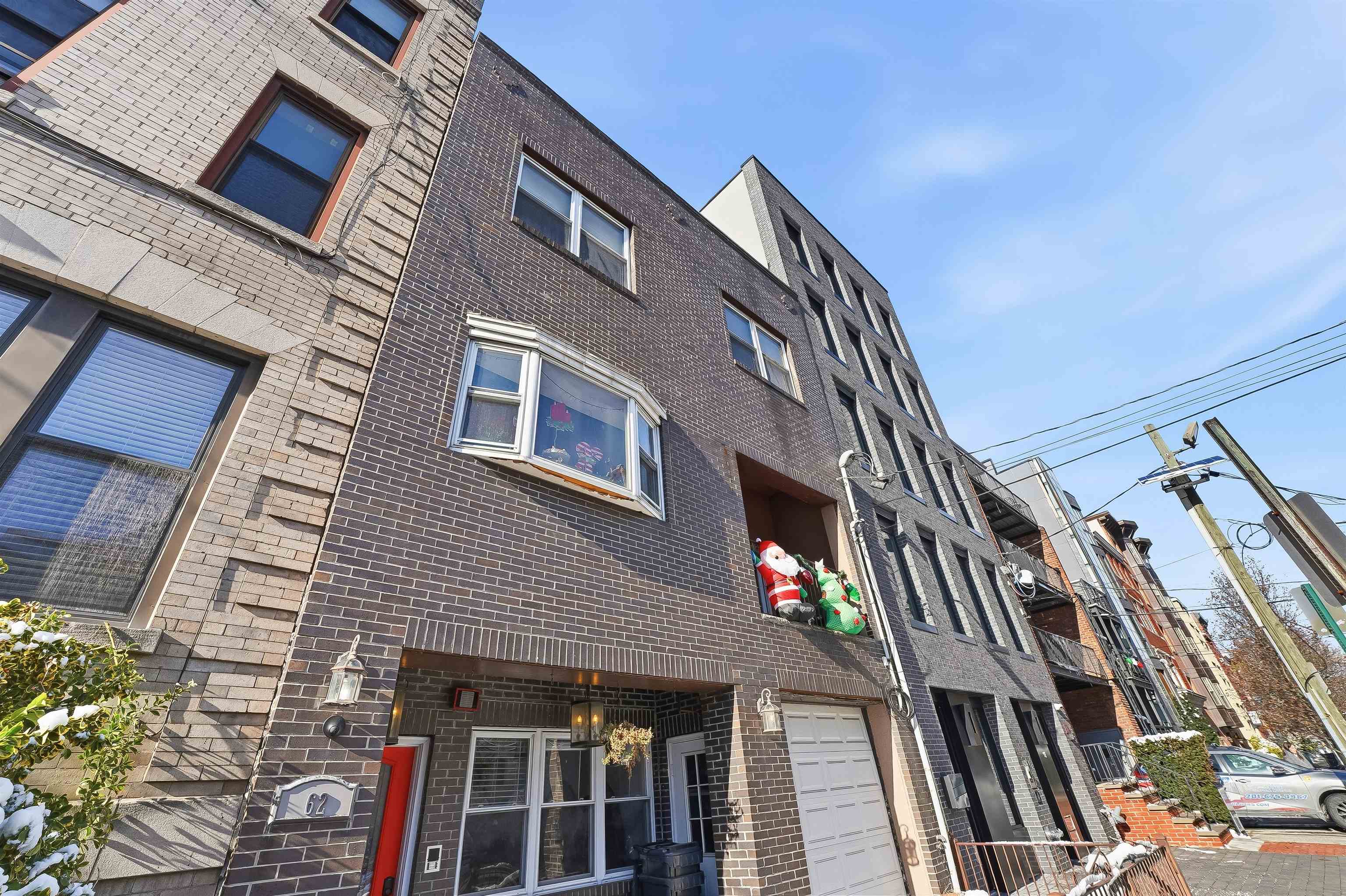 62 MONROE ST Unit: 1