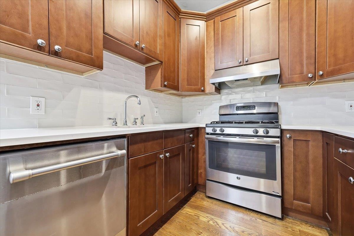 202 BOWERS ST Unit: 3