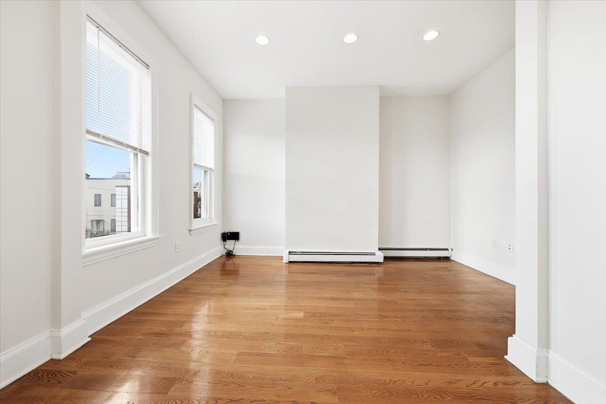 202 BOWERS ST Unit: 3