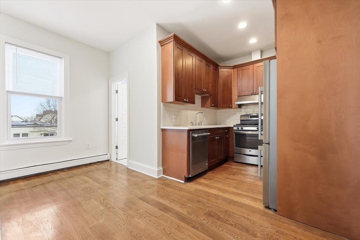 202 BOWERS ST Unit: 3