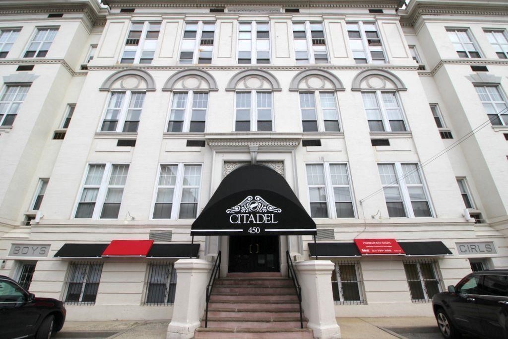 450 7TH ST Unit: LL8