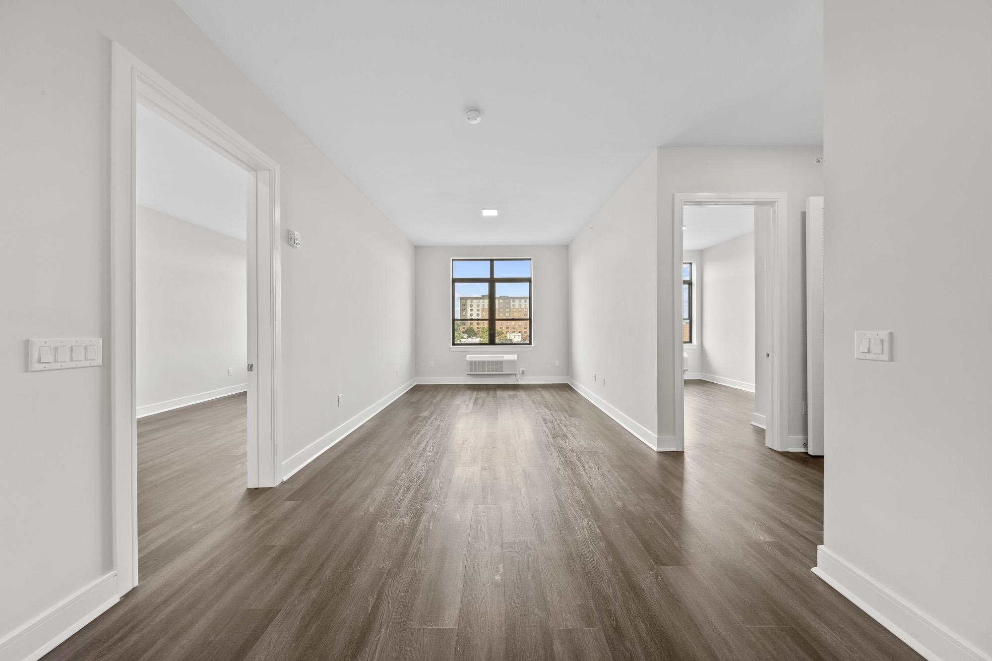 121 34TH ST Unit: 401