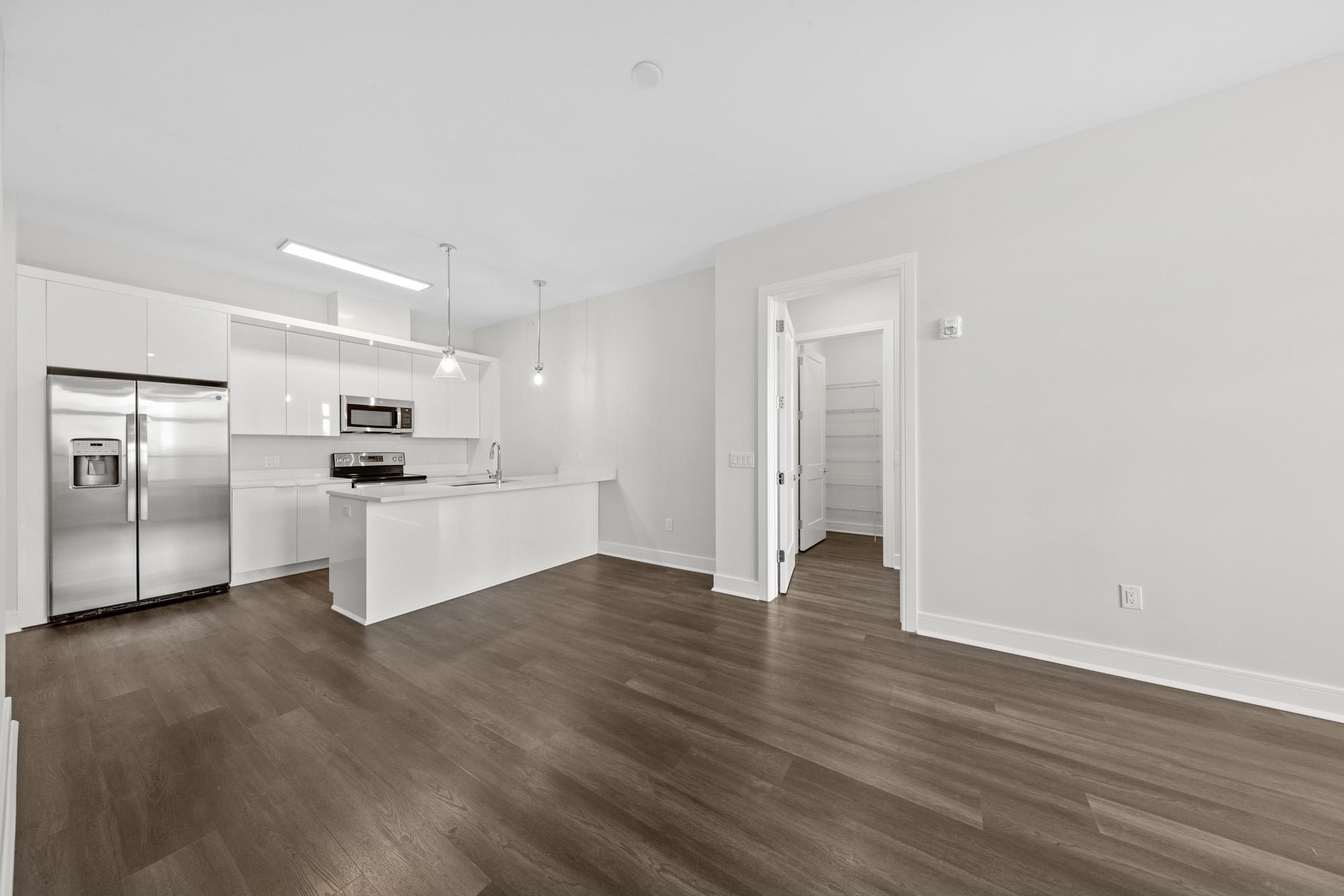 121 34TH ST Unit: 401