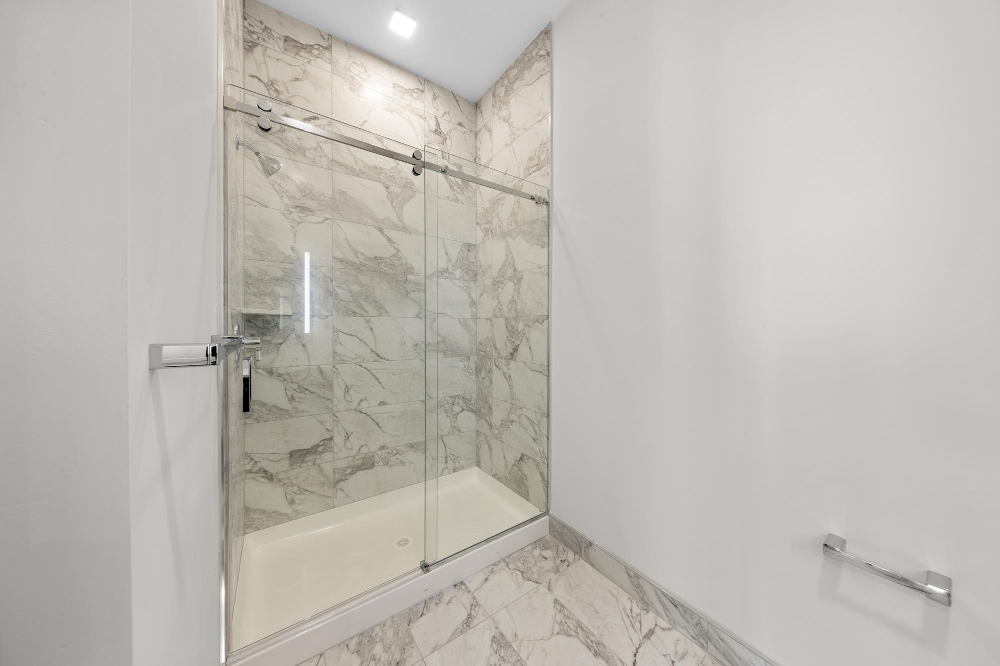 121 34TH ST Unit: 311