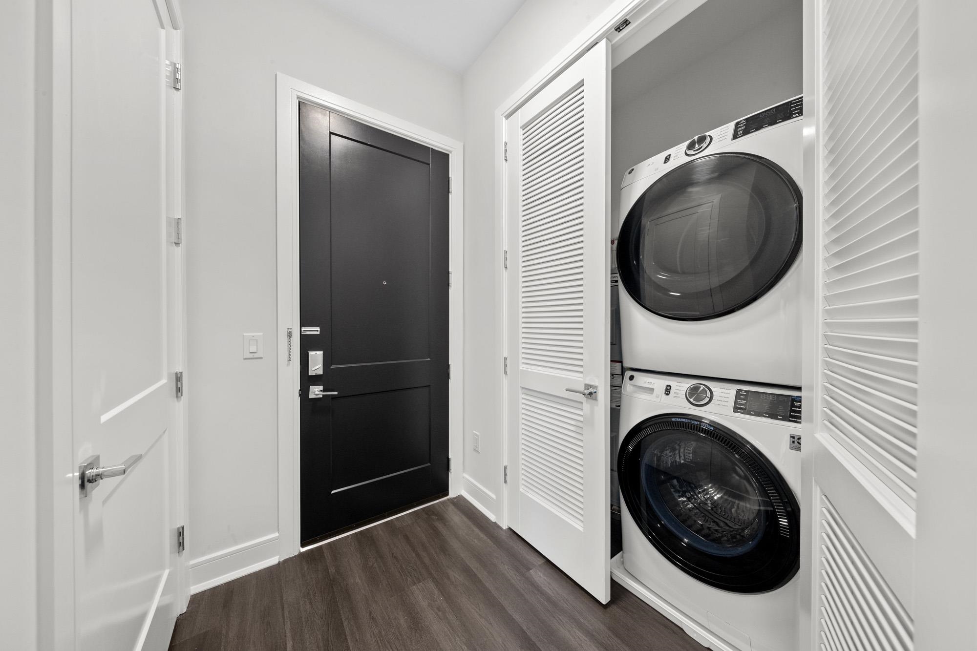 121 34TH ST Unit: 303