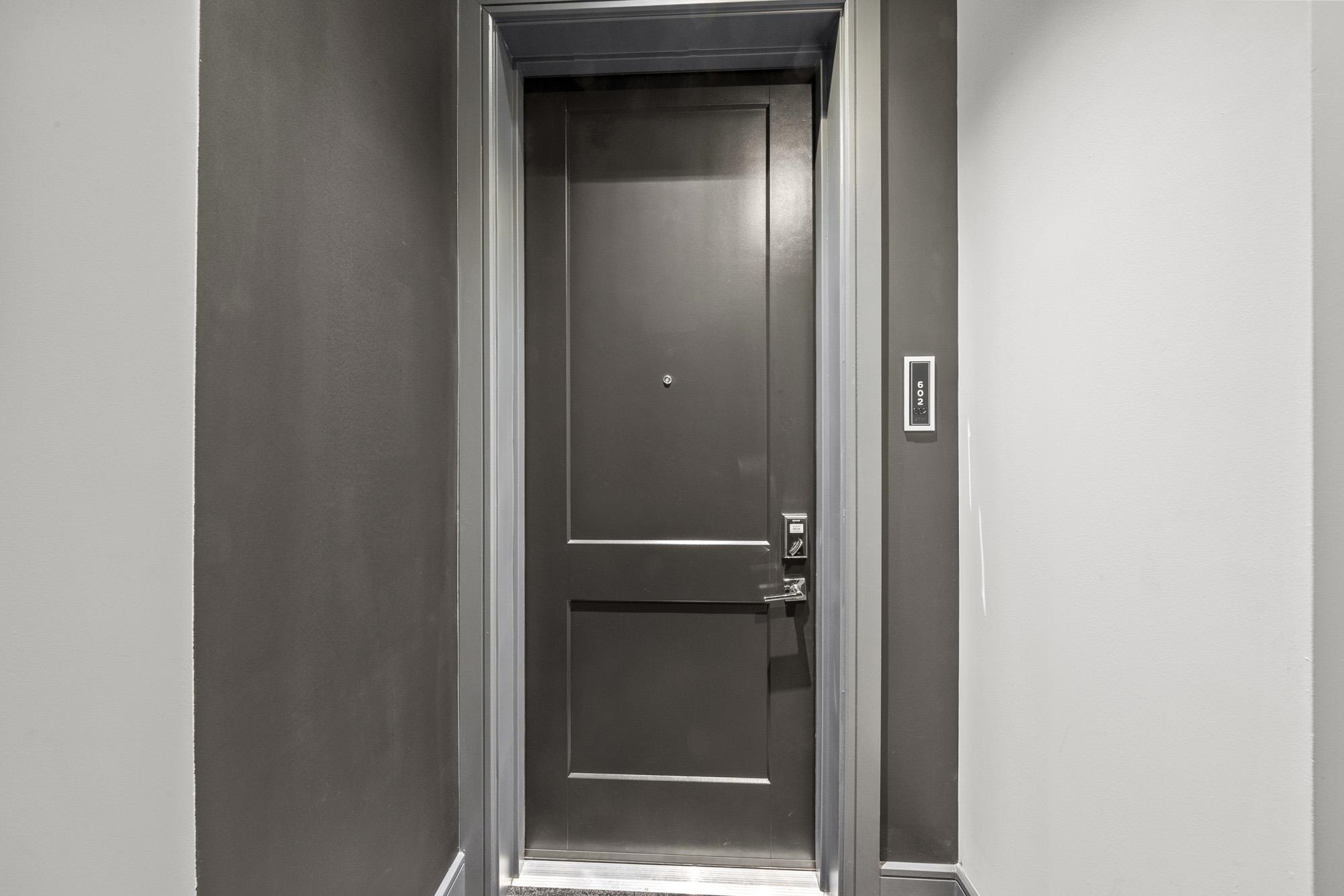 121 34TH ST Unit: 302