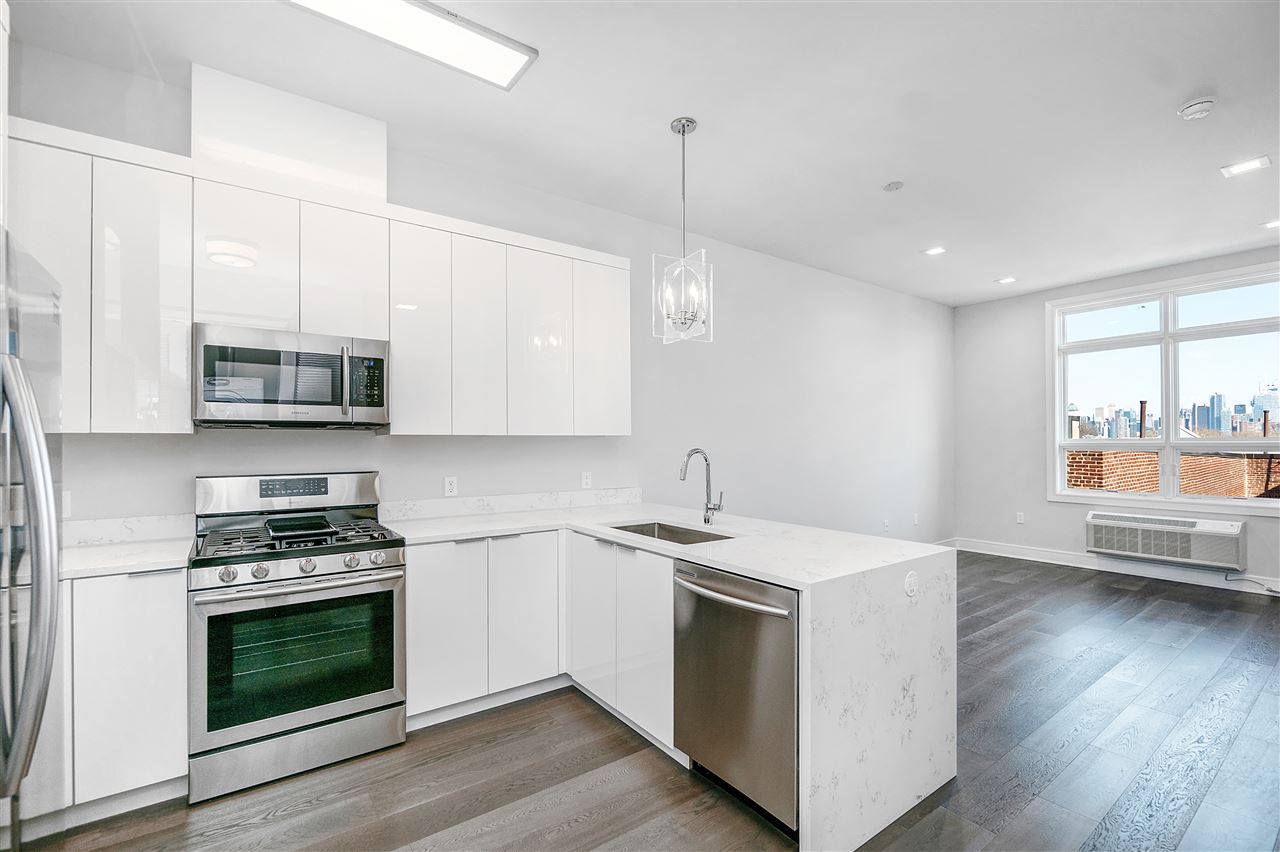 119 PETER ST Unit: 503