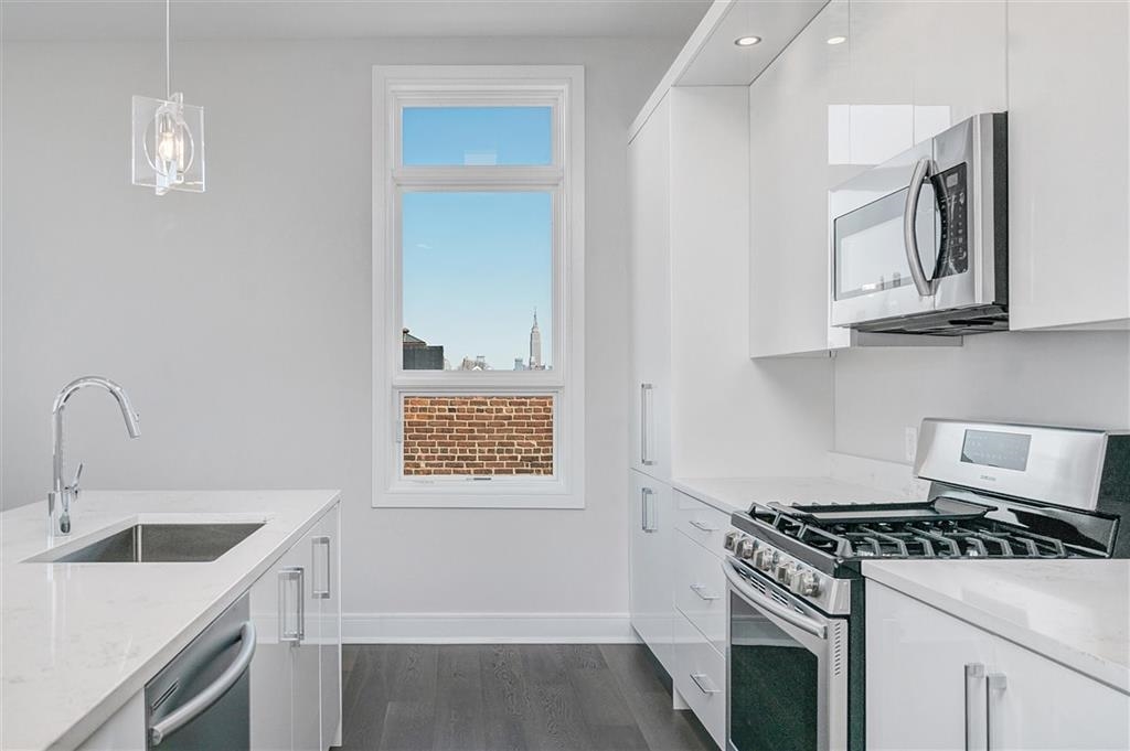 119 PETER ST Unit: 604