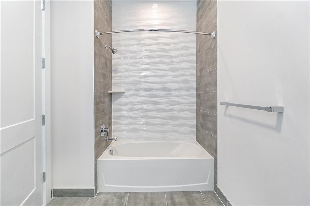 119 PETER ST Unit: 604