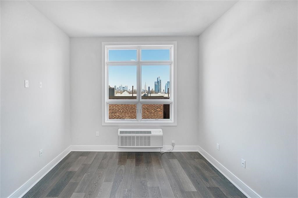 119 PETER ST Unit: 604