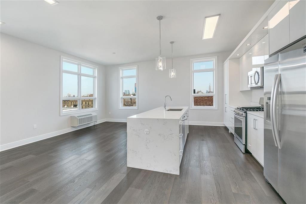 119 PETER ST Unit: 604