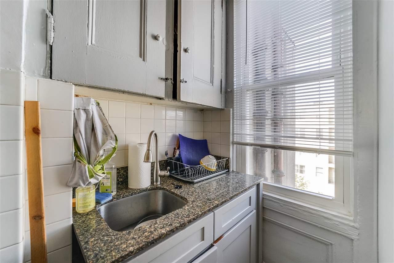 120 JEFFERSON ST Unit: 4R