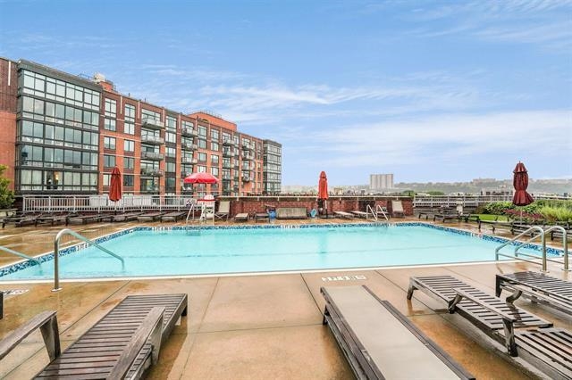 1125 MAXWELL LANE Unit: 1207