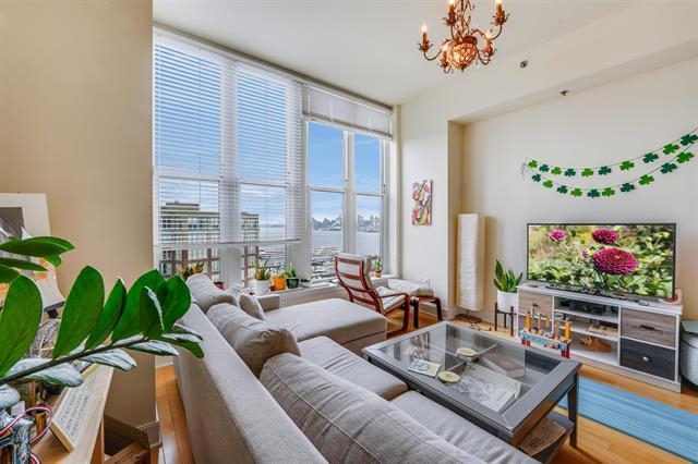 1125 MAXWELL LANE Unit: 1207