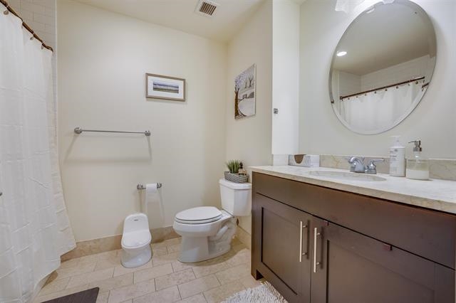 1125 MAXWELL LANE Unit: 1207