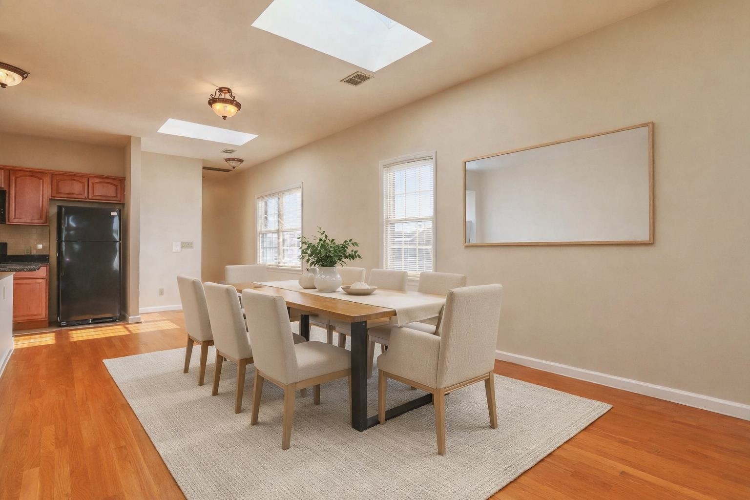 24 EMERSON AVE Unit: 2