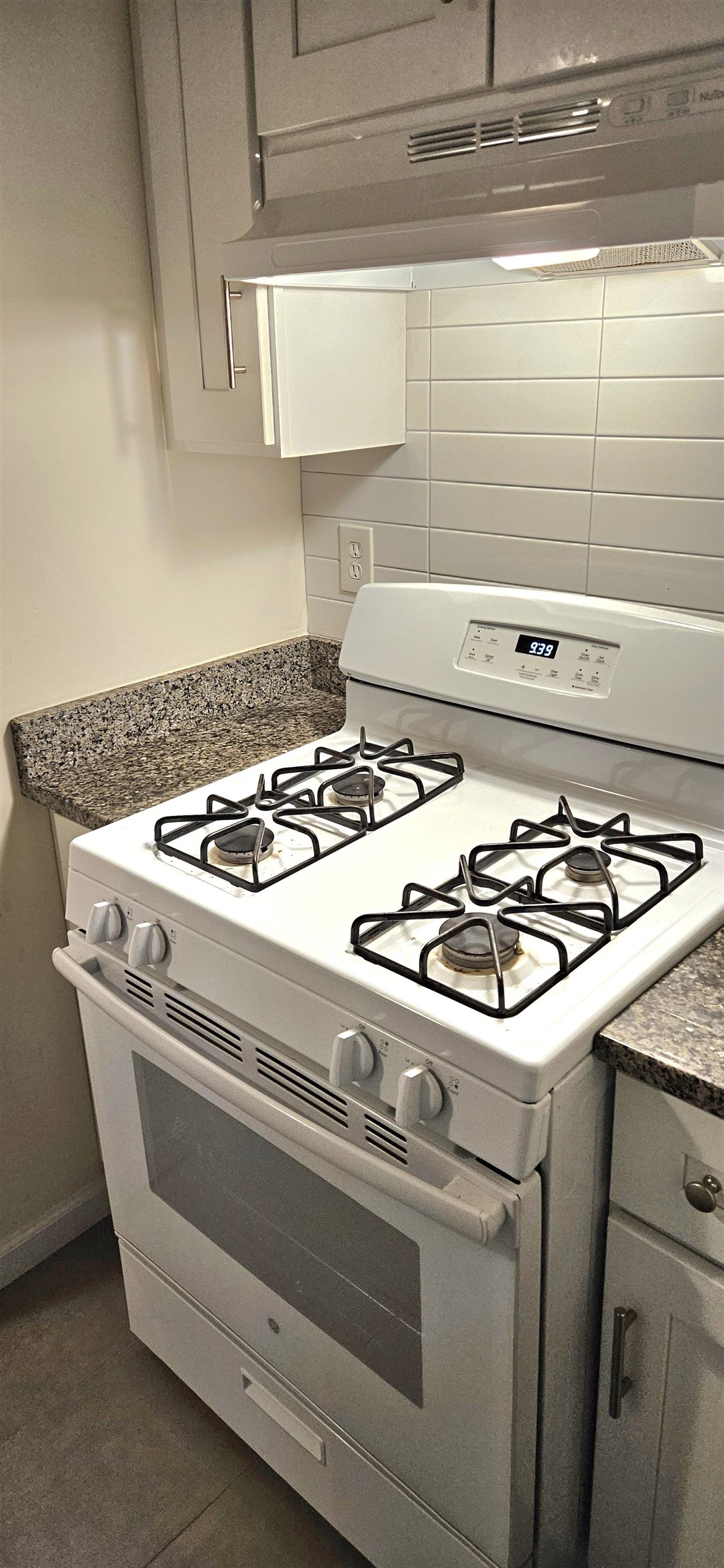 327 JACKSON ST Unit: 3