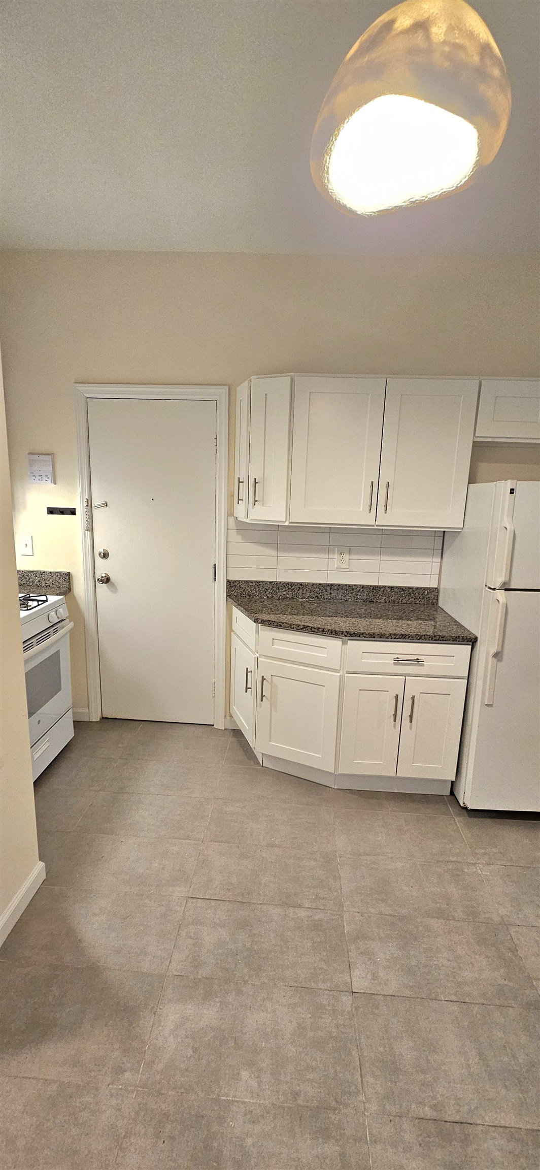 327 JACKSON ST Unit: 3