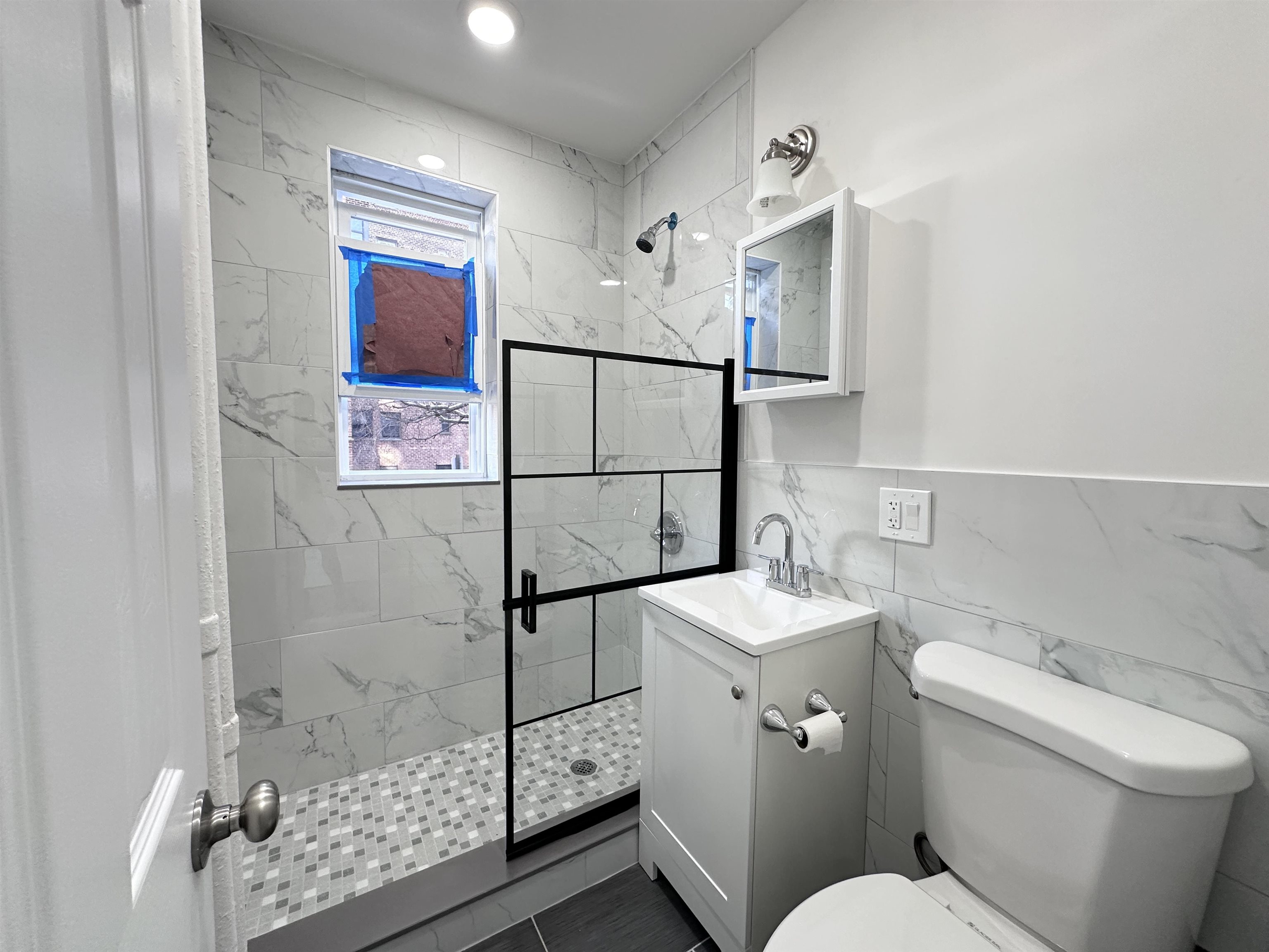 160 VROOM ST Unit: 1