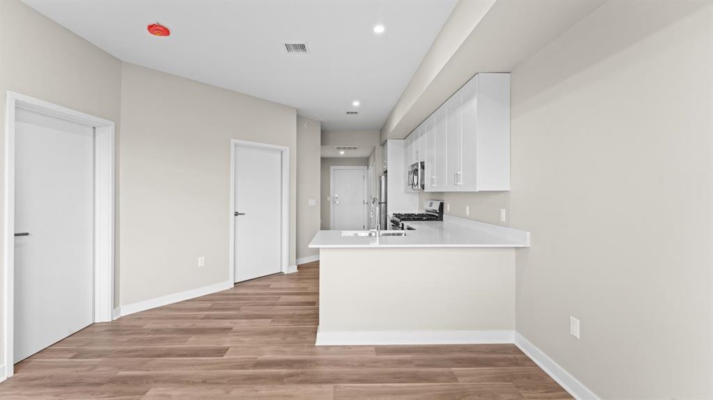 475 COMMUNIPAW AVE Unit: 408