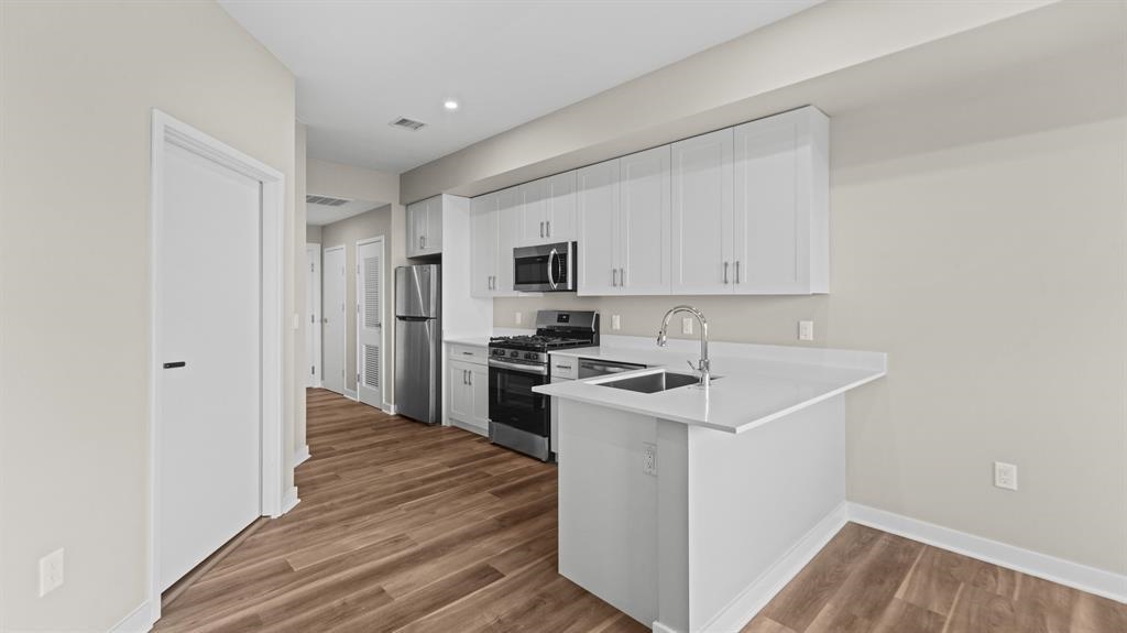 475 COMMUNIPAW AVE Unit: 408