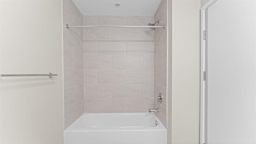 475 COMMUNIPAW AVE Unit: 408