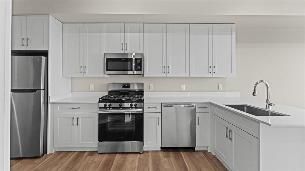 475 COMMUNIPAW AVE Unit: 408