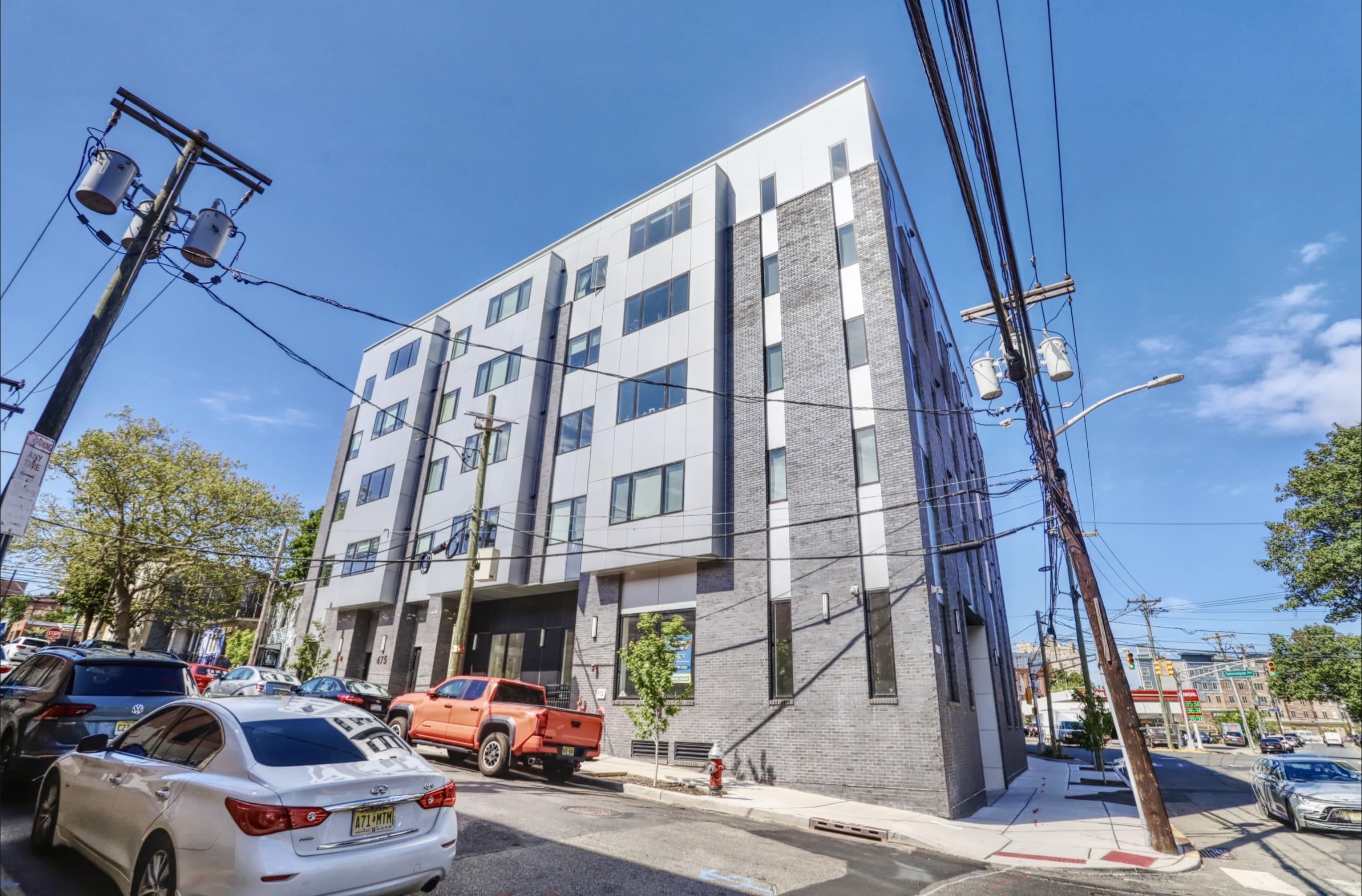 475 COMMUNIPAW AVE Unit: 408