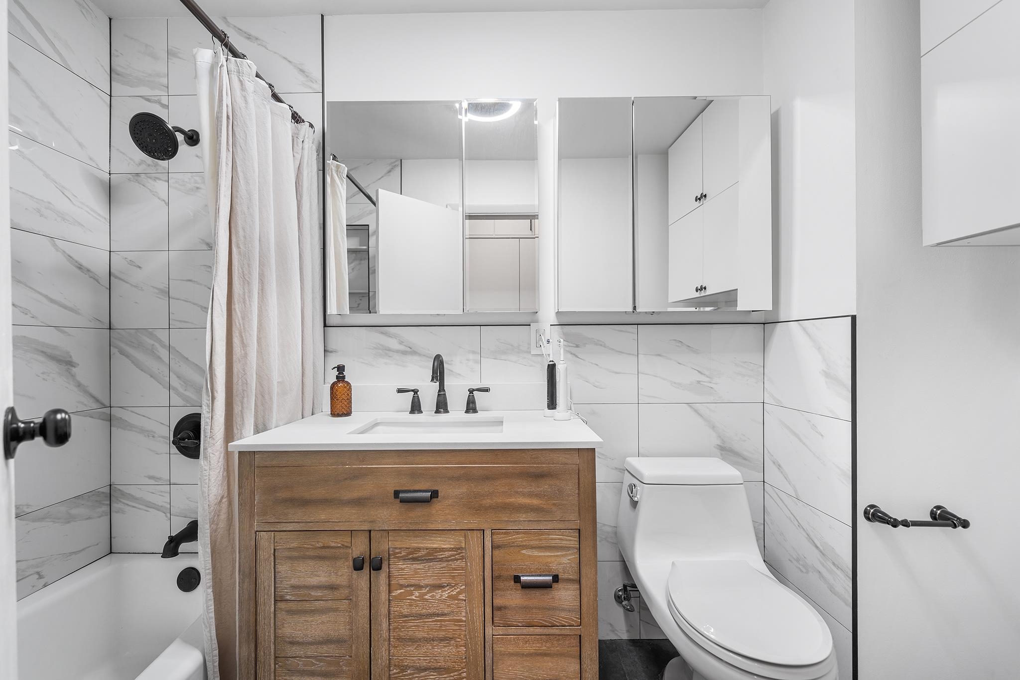 816 WILLOW AVE Unit: 3R