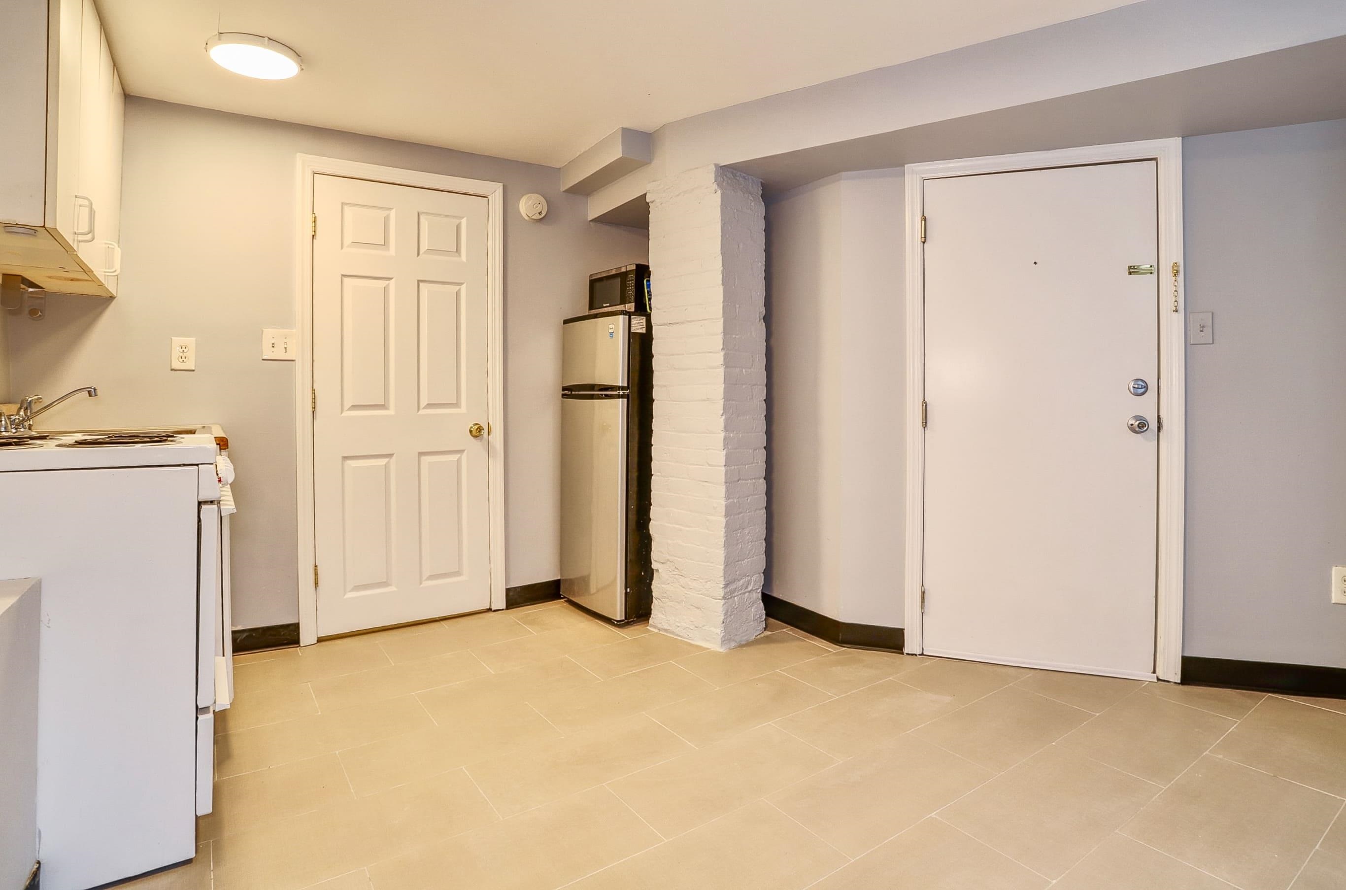 320 JEFFERSON ST Unit: GRR