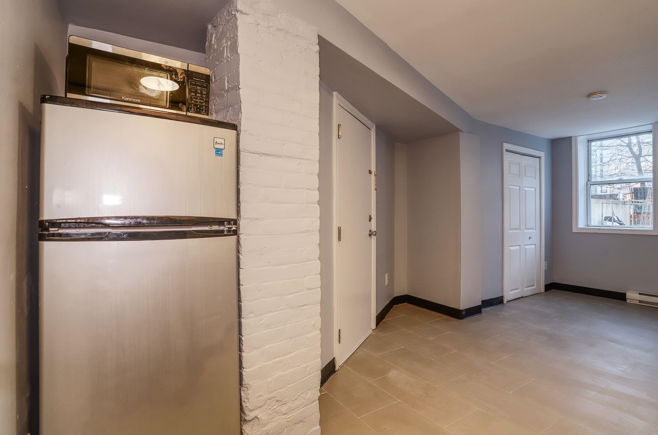 320 JEFFERSON ST Unit: GRR