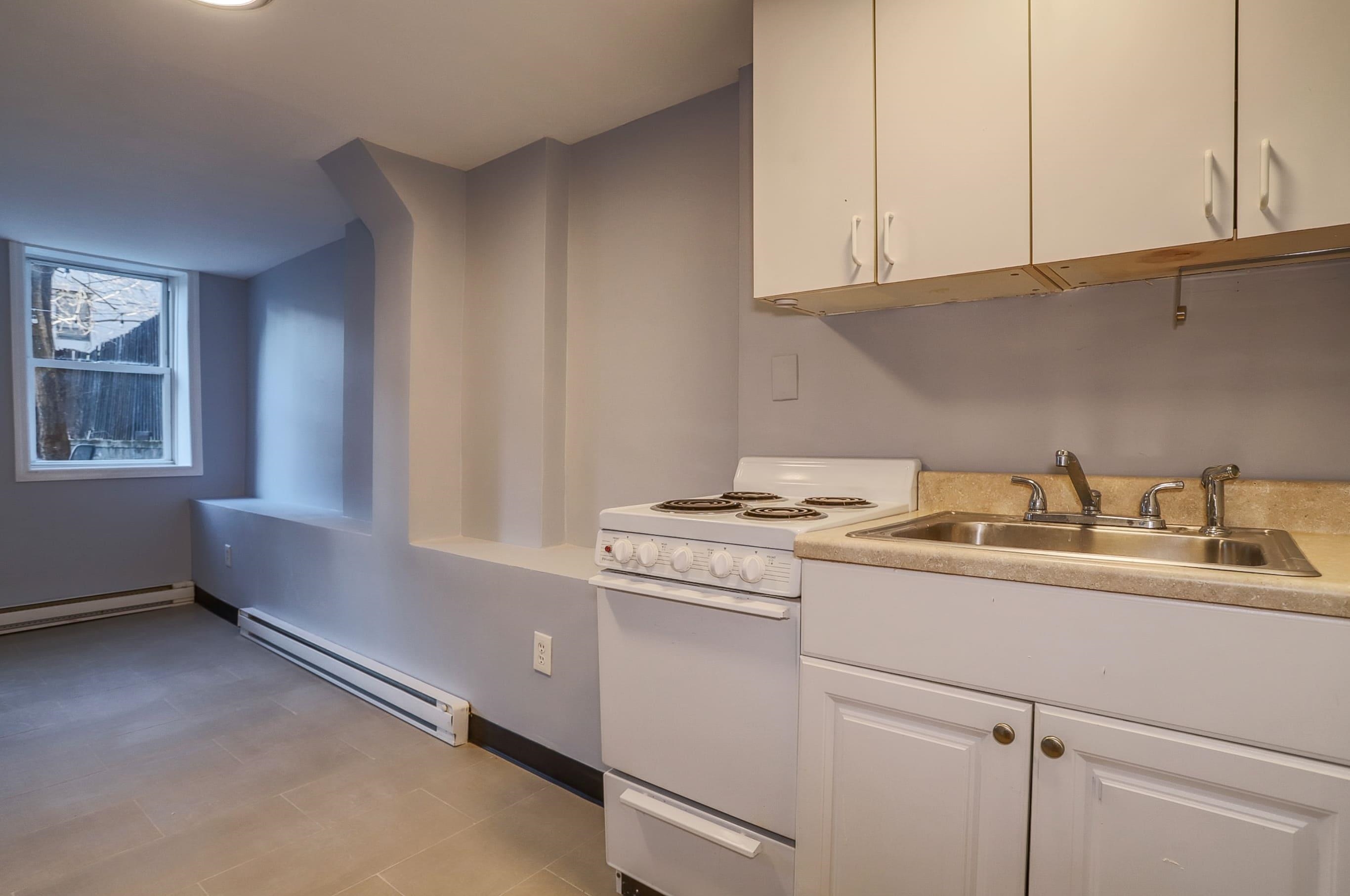 320 JEFFERSON ST Unit: GRR