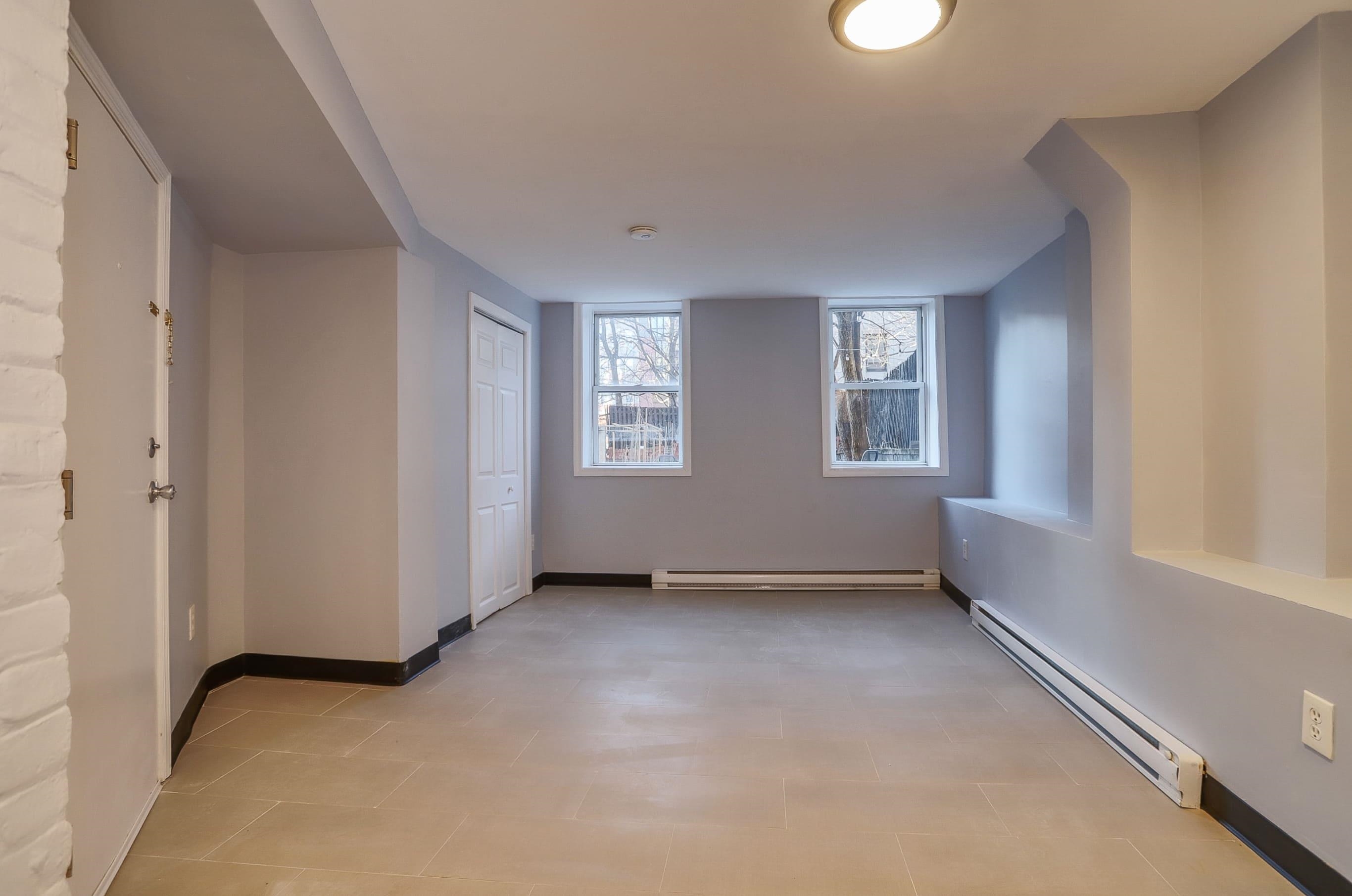 320 JEFFERSON ST Unit: GRR