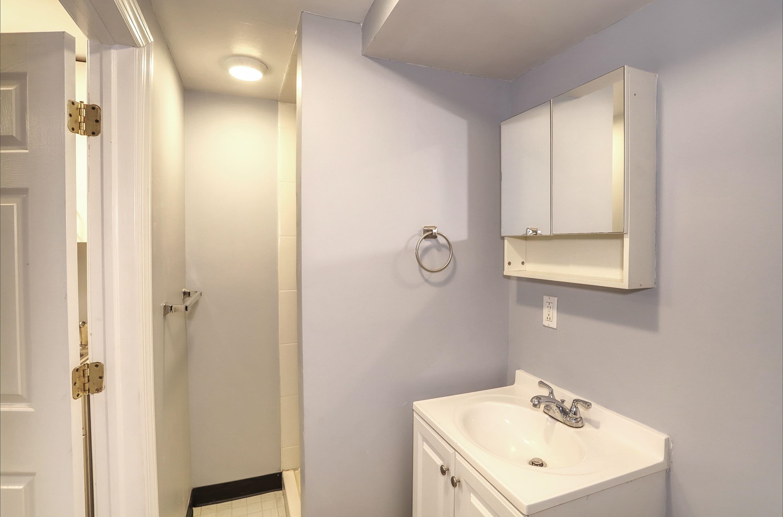 320 JEFFERSON ST Unit: GRR