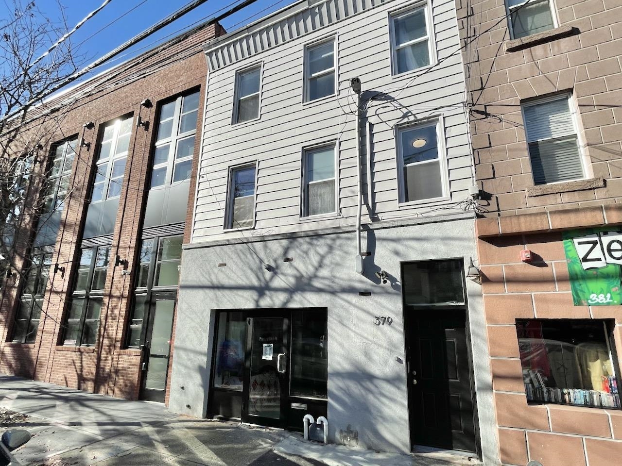 379 MONMOUTH ST Unit: 1