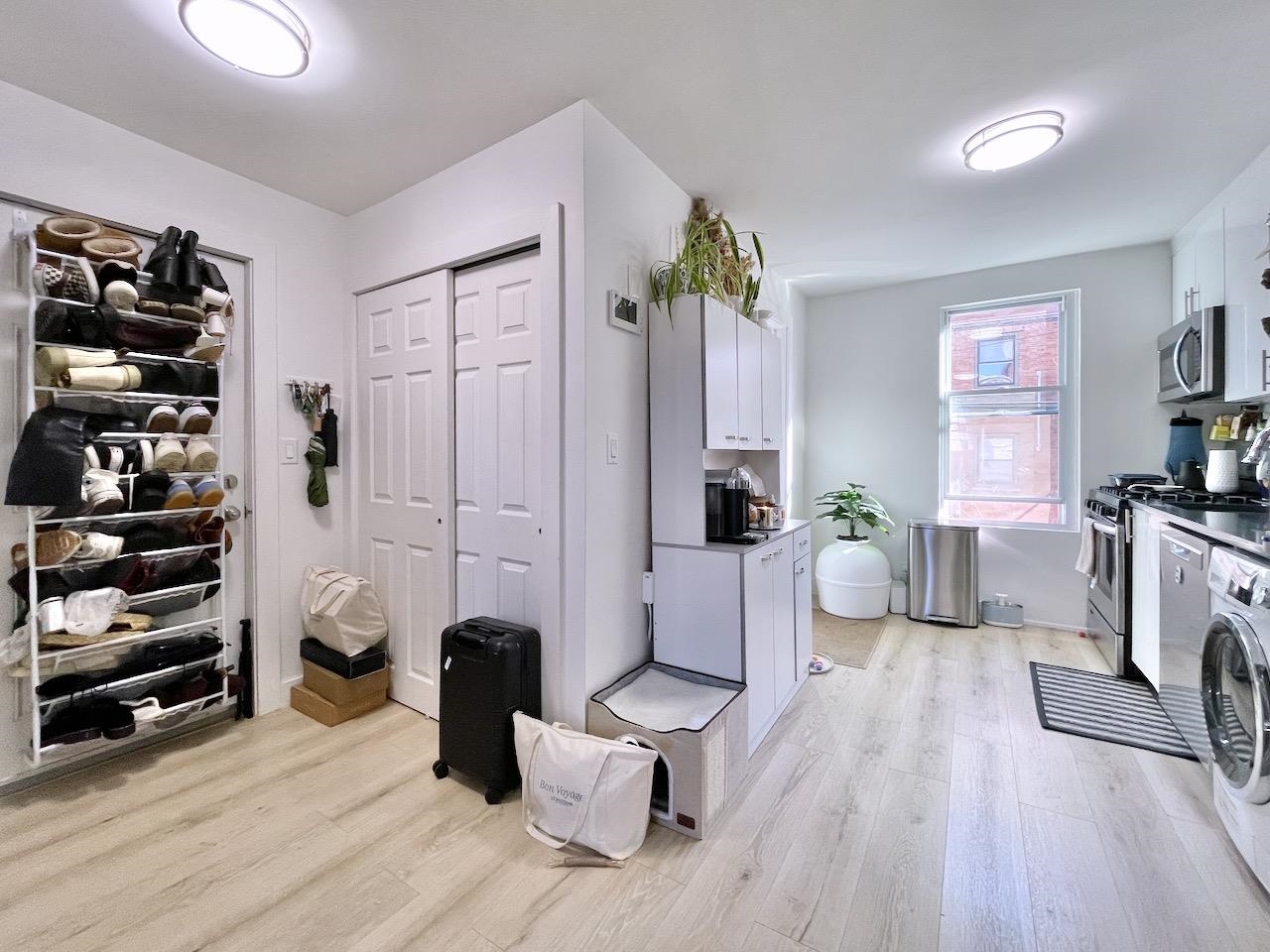 379 MONMOUTH ST Unit: 1