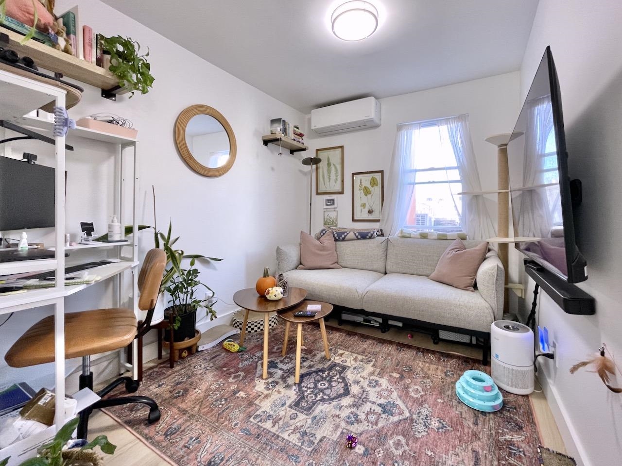 379 MONMOUTH ST Unit: 1