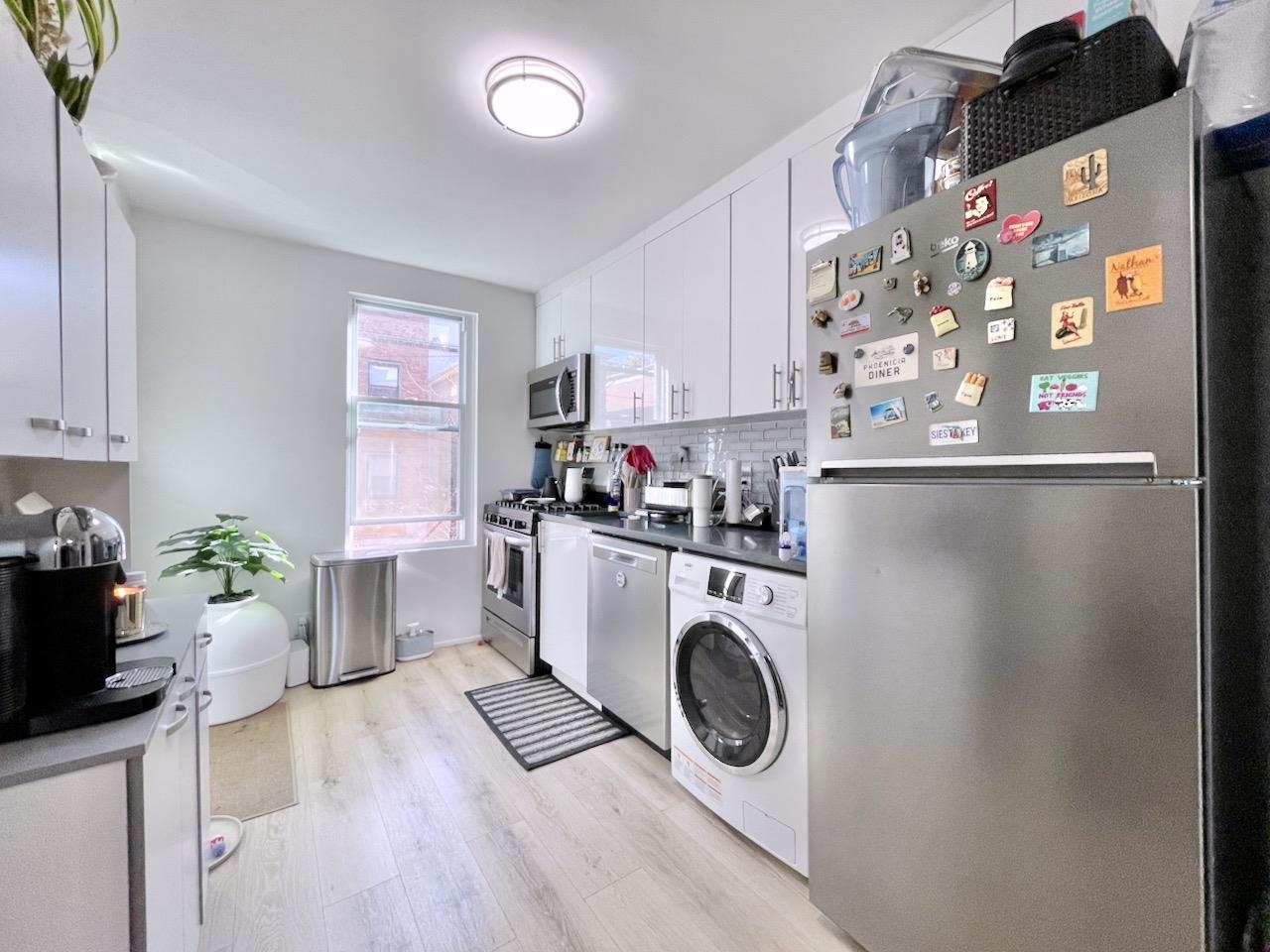 379 MONMOUTH ST Unit: 1