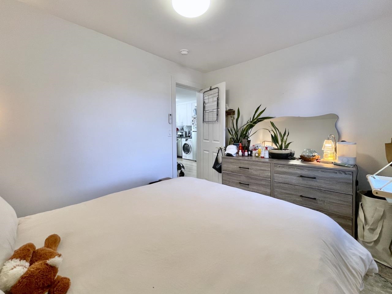 379 MONMOUTH ST Unit: 1