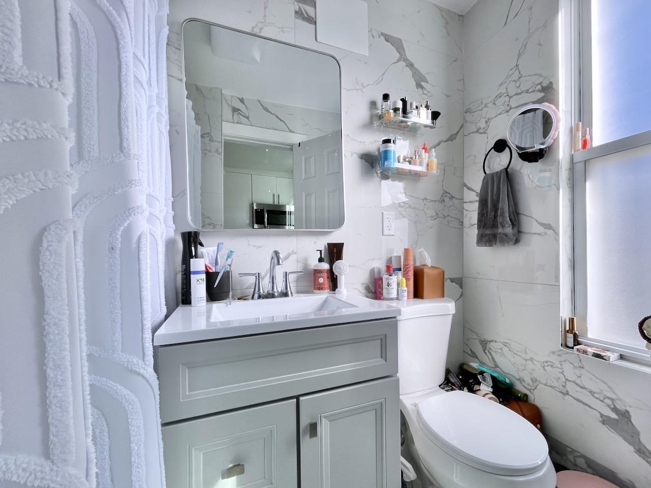 379 MONMOUTH ST Unit: 1