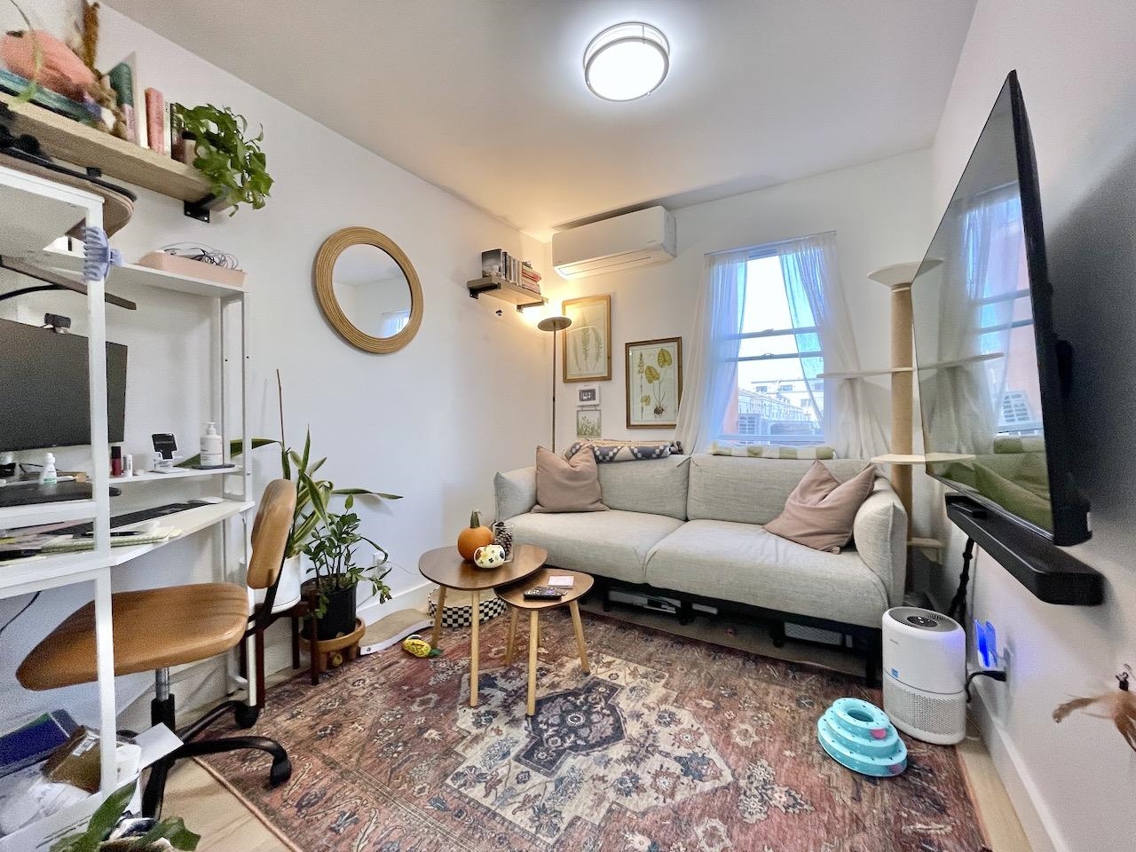 379 MONMOUTH ST Unit: 1